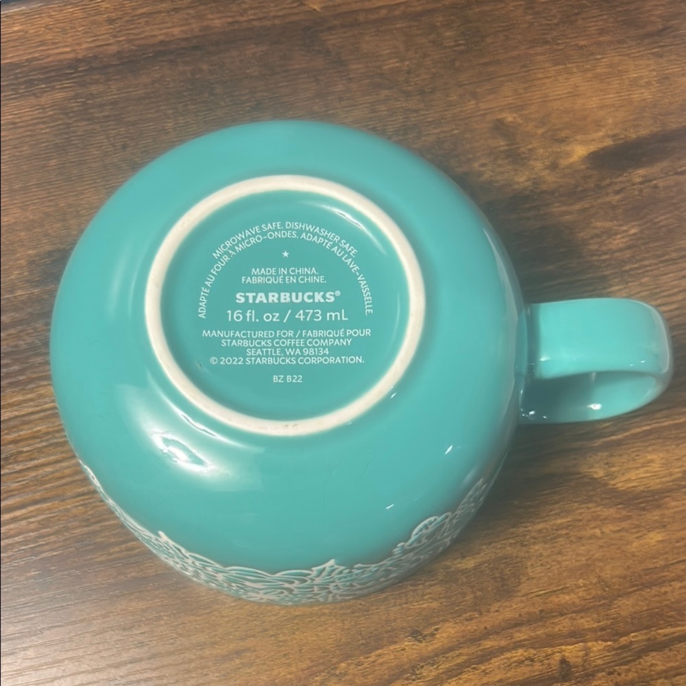 Starbucks 2022 Christmas Holiday Mug 16 fl. Oz - Picture 4 of 4